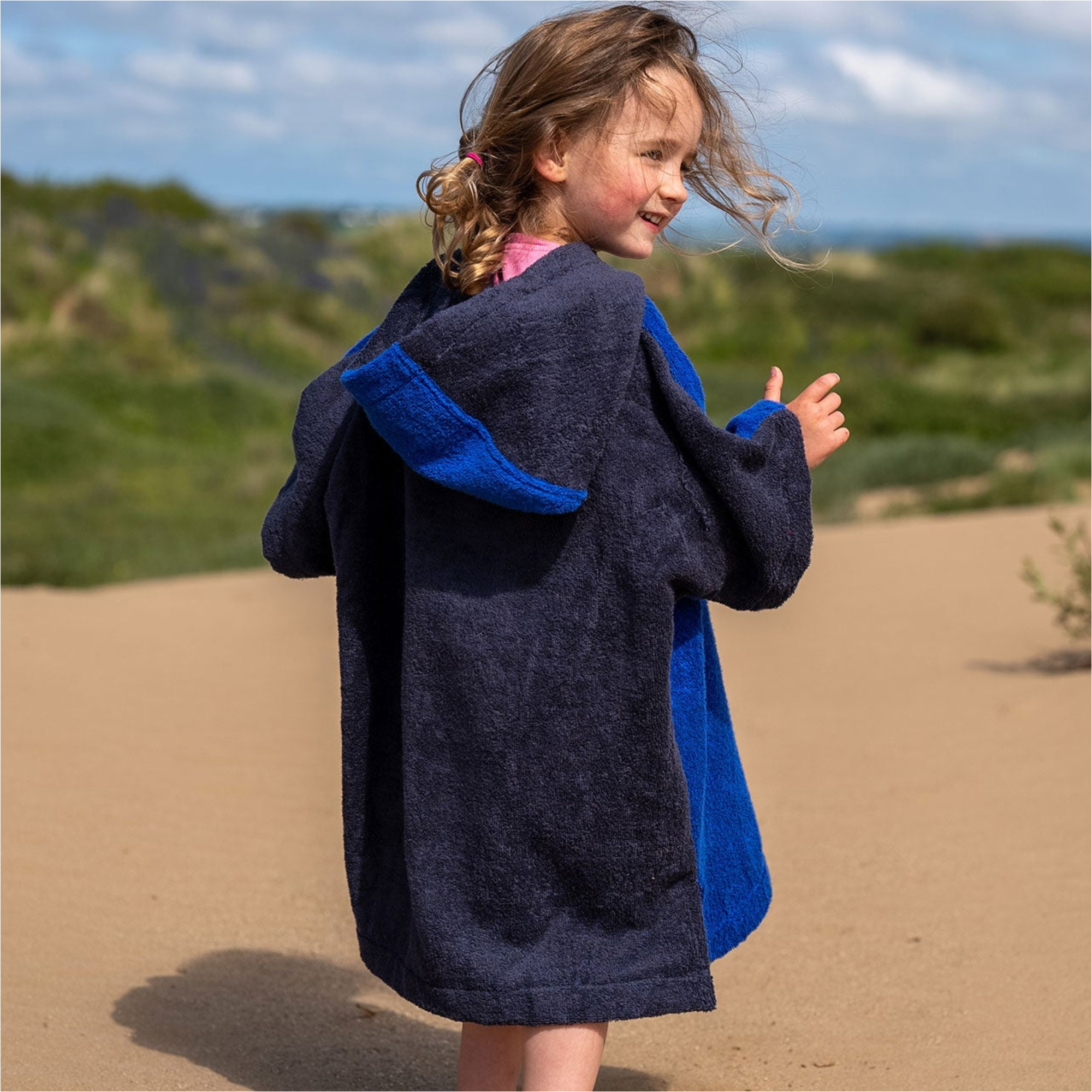 2026 Dryrobe Junior Organic Cotton Hooded Towel Robe V3DRJOCTR - Navy Blue